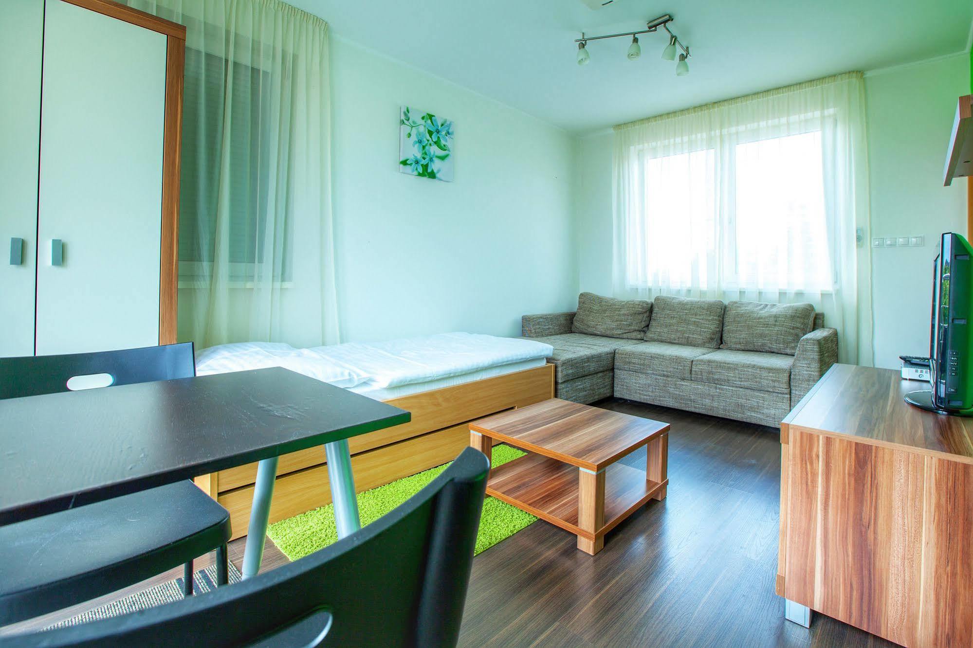 Fine Restaurant & Apartments マラツキ エクステリア 写真